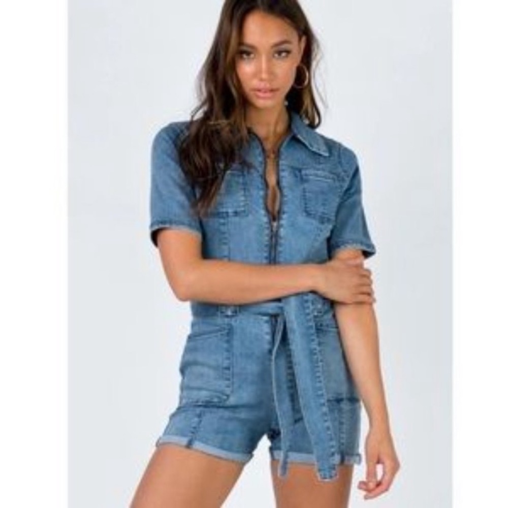 EUC Princess Polly Jacklyn Denim Romper Size 6